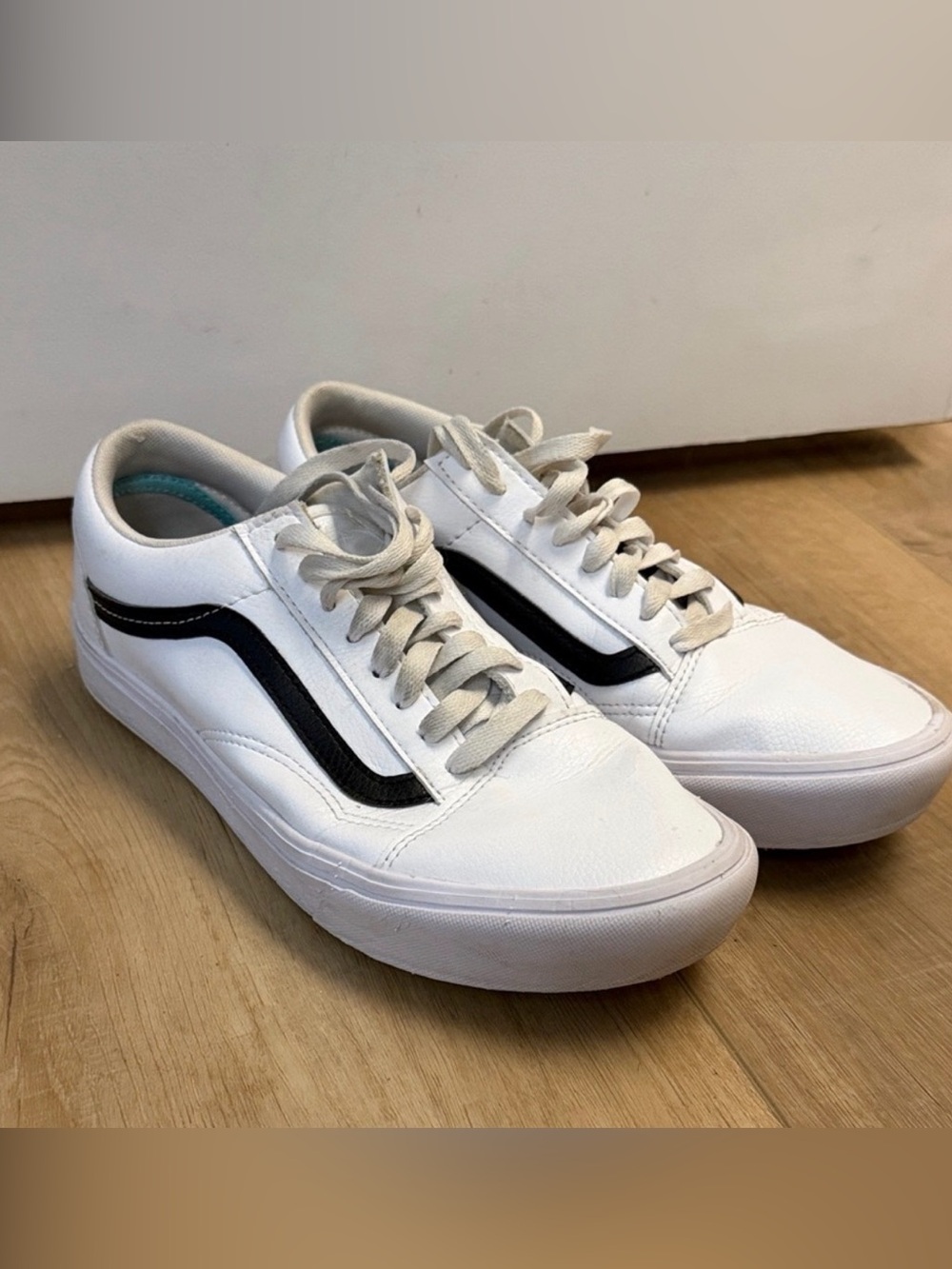 VANS Comfycush Old School Classic Tumble true white mens sz 8 or women’s sz 10